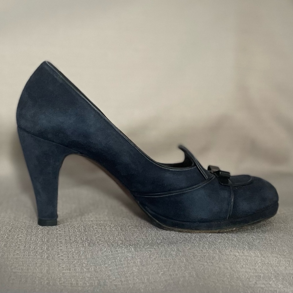 Chie Mihara Navy Suede Loafer Pump — EU 39 / US 8.5 — Made in Spain